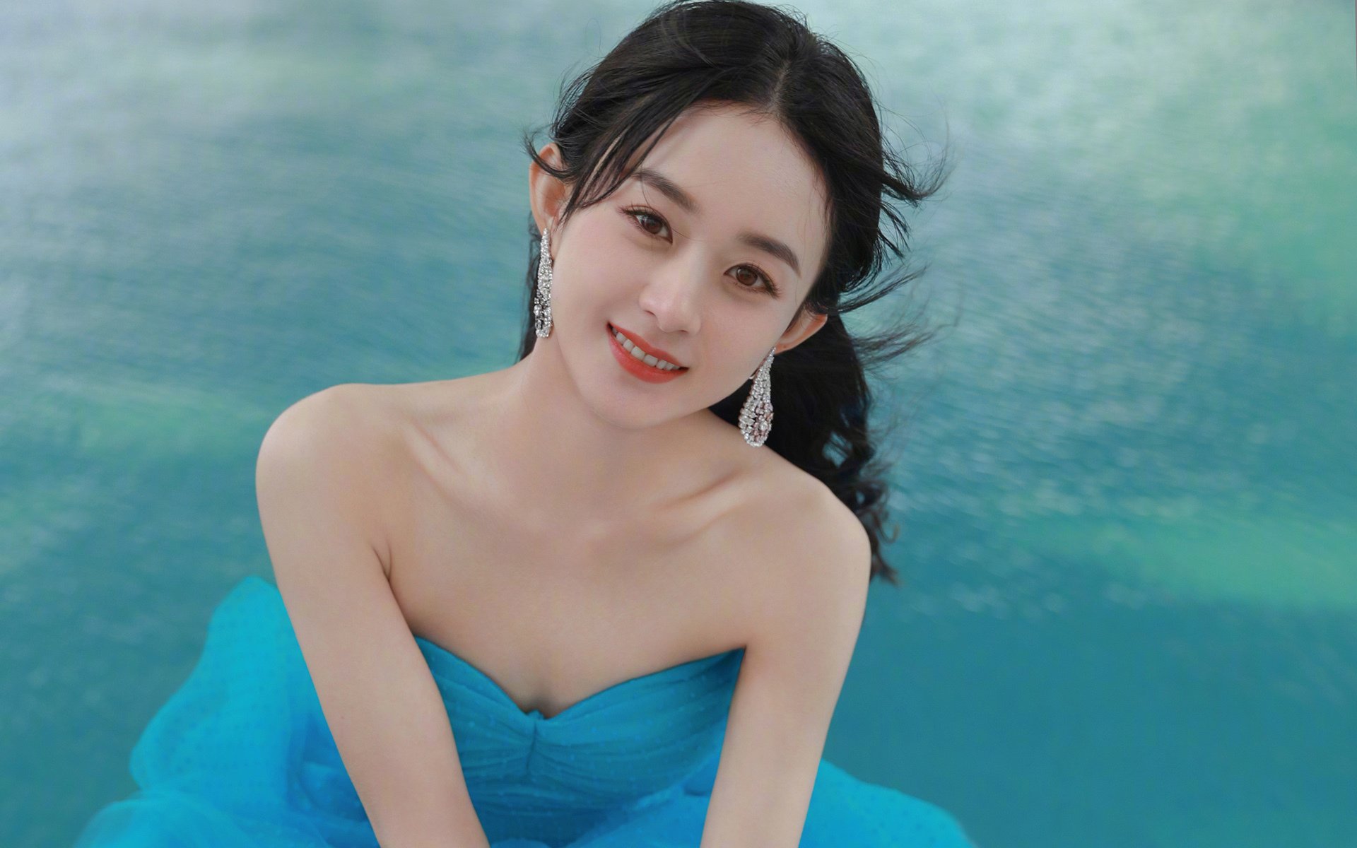 乐鱼体育-塔图姆连续封盖凯尔特人防守体系显著提升,塔图姆顶薪续约凯尔特人